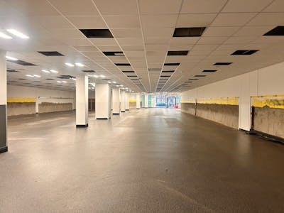 34 High Street, Newport, Retail To Let - 3.jpg