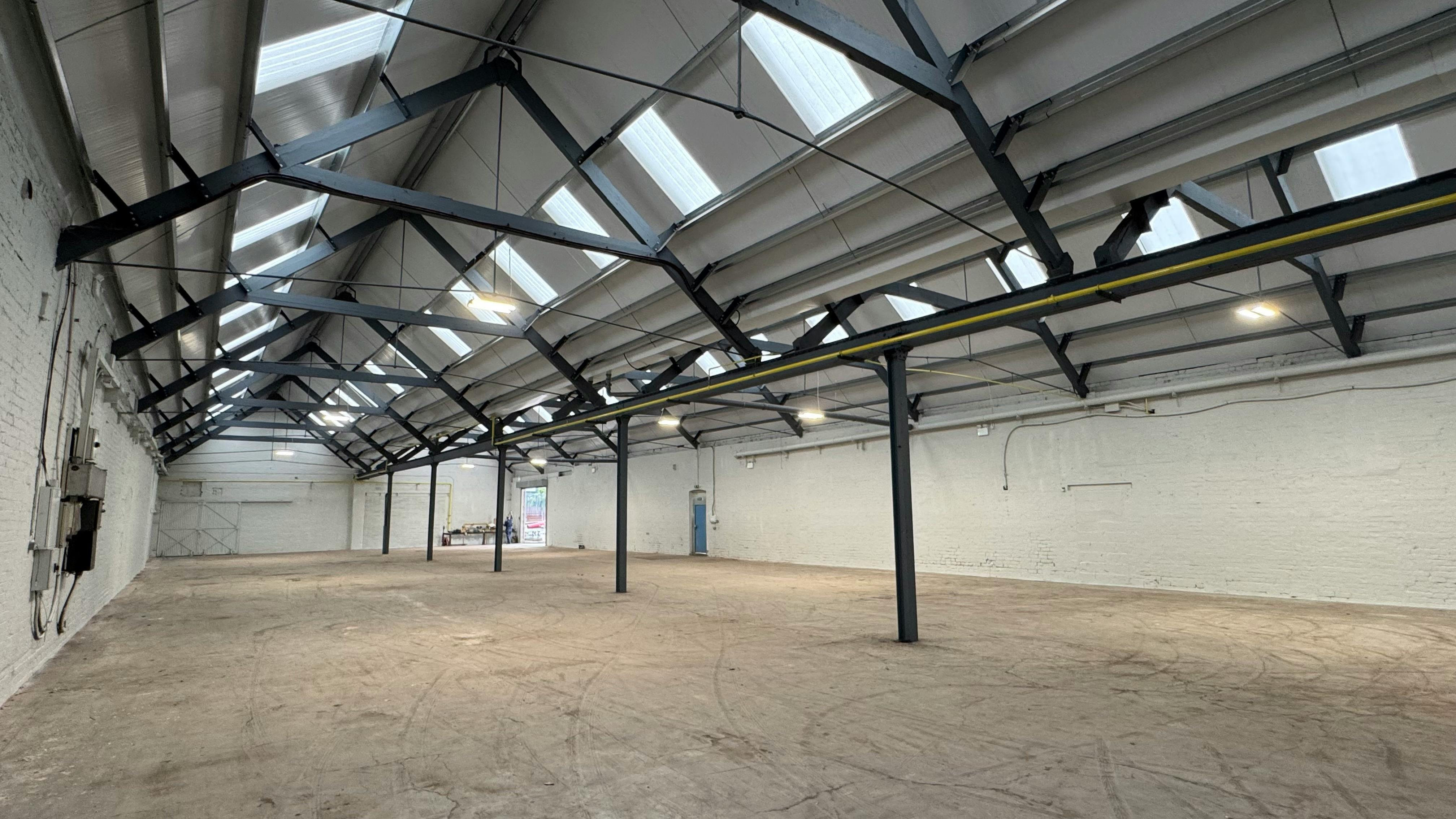 Industrial Unit in Stourport-On-Severn - photo 3