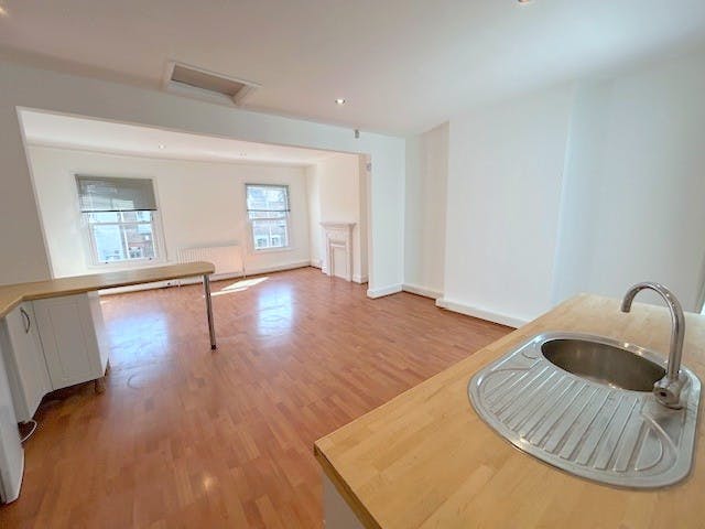 119 Arthur Road, Windsor, Office / Residential / Retail For Sale - Apartment living and kitchen ii.jpg