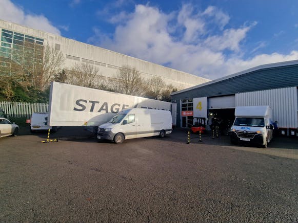 Unit 4 The io Centre, Basingstoke, Industrial To Let - 20251210_094854.jpg
