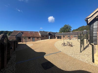 Manor Farm Barns, Hughenden Manor, High Wycombe, Office To Let - IMG20250909WA0024.jpg