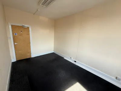 37 Hamlet Court Road, Westcliff-on-Sea, Office To Let - WhatsApp Image 2026-06-19 at 10.15.59 (2).jpeg