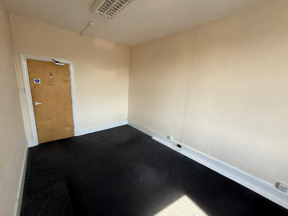 37 Hamlet Court Road, Westcliff-on-Sea, Office To Let - WhatsApp Image 2026-06-19 at 10.15.59 (2).jpeg