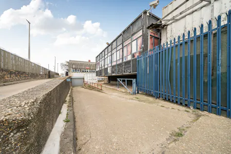 Bunker 51, 3 Herringham Road, Charlton, Class E Retail / Leisure / D2 (Assembly and Leisure) / Leisure / Light Industrial / Open Storage / Trade / Warehouse / Yard To Let - 1433196-23-69c3e35624825.jpg