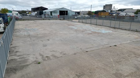 14-16 Maypole Crescent, Erith, Land / Open Storage To Let - Site 2.JPG
