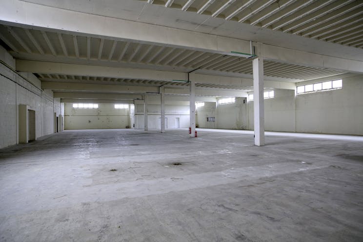 Unit 5 Loverock Trading Estate, Reading, Industrial / Warehouse To Let / For Sale - Loverock Road Trading Estate Unit 5 Interior 2.jpg