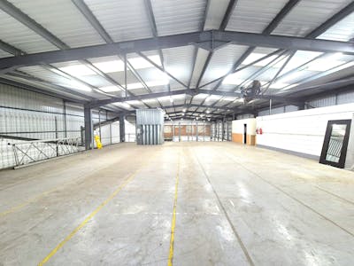 Unit 4 Suthers Street, Oldham, Industrial/Logistics To Let - 20241126_103235.jpg