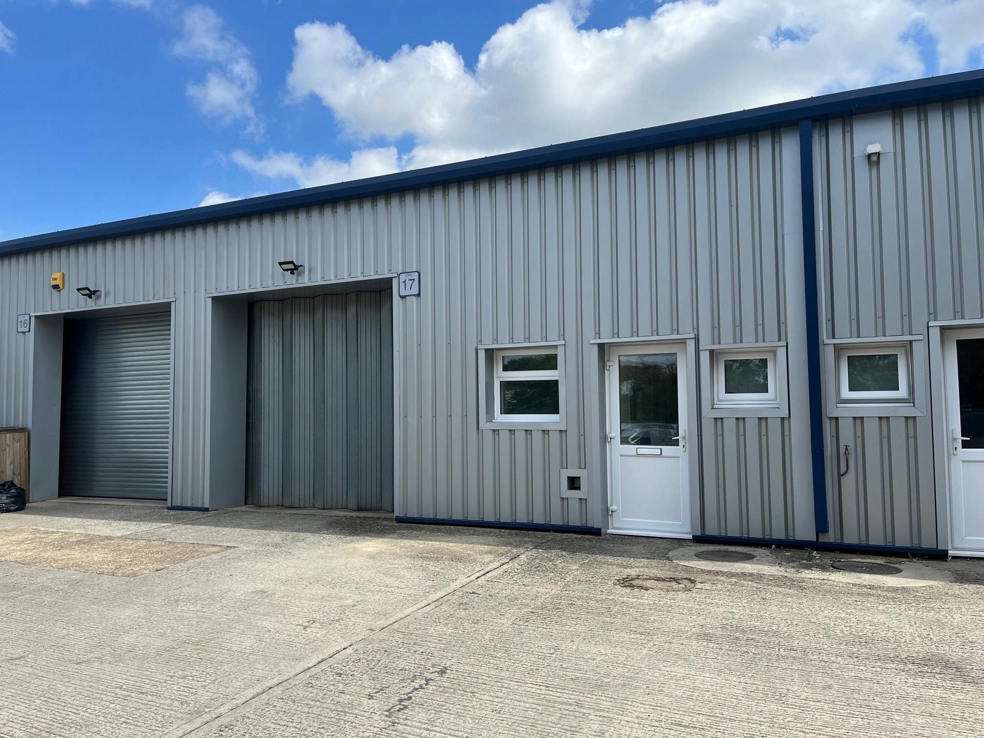 17 Pioneer Road, Faringdon, Industrial To Let - 2.jpg