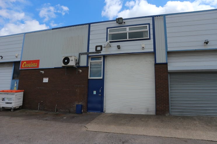 Units C5-C11 Reading Small Business Centre, Reading, Industrial / Warehouse / Investment For Sale - Weldale Street Unit C10 Exterior 1.JPG
