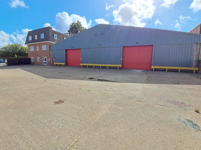 Eastheath House, Wokingham, Industrial/Logistics / Industrial / Industrial / Storage / Industrial / Warehouse / Trade Counter / Trade Counter / Showroom / Warehouse To Let / For Sale - 1000007791.jpg