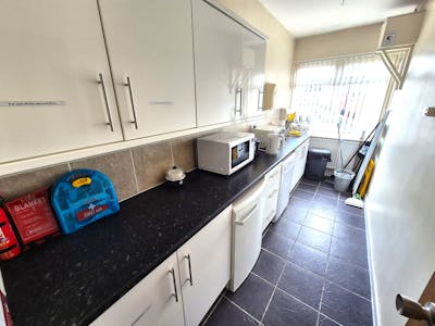 Office 4, Second floor, Rohans House, Stockport, Office To Let - 20250912_125438.jpg