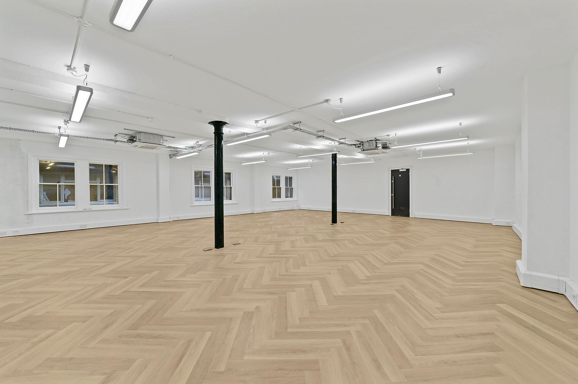 Office in London - photo 2