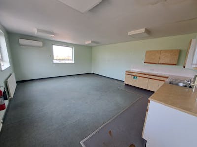 35 High Street, Biggleswade, Office / Retail To Let / For Sale - 20260410_110047.jpg