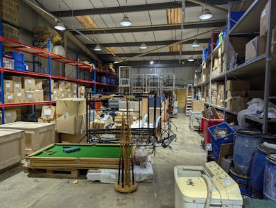 Unit 4, Watford, Trade Counter / Warehouse To Let - PXL_20250122_113554211.jpg