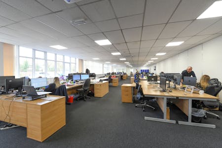 Link House, Telford, Industrial/Logistics To Let - DSC_72962  lighter.jpg