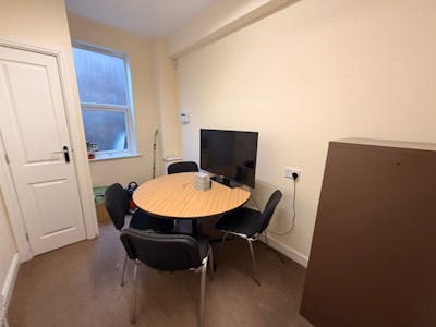 977 London Road, Leigh-on-Sea, Office / Retail To Let - WhatsApp Image 2026-04-27 at 14.12.21.jpeg