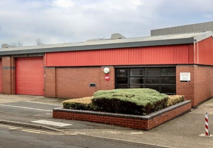 267 Argyll Avenue, Slough, Industrial / Warehouse To Let - e2c3d31a2157d2ad29ceef216b9e7782image26012025at1746.jpeg