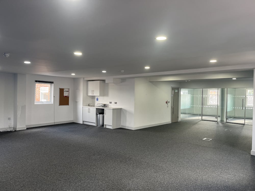 Second Floor Offices, 79-81 High Street - 20250902_154031037_iOS.jpg