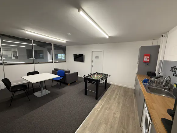 Unit 8, Brookside, Southend-on-Sea, Industrial / Office To Let - kitchen