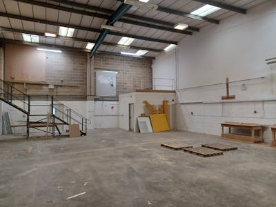 Unit B2, Hambridge Road Industrial Estate, Newbury, Industrial / Warehouse To Let - 20240521_152741.jpg