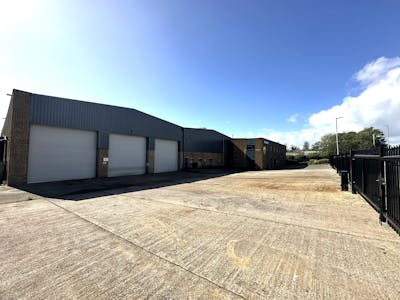 Unit 4, Sedgewick Road, Luton, Industrial To Let / For Sale - IMG_3072.JPEG