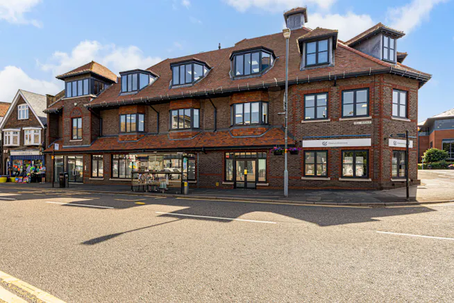 Ground Floor Office, 5 Chalfont Court, Amersham, Offices To Let - 111059_Ground Floor 5 Hill Avenue (3).jpg