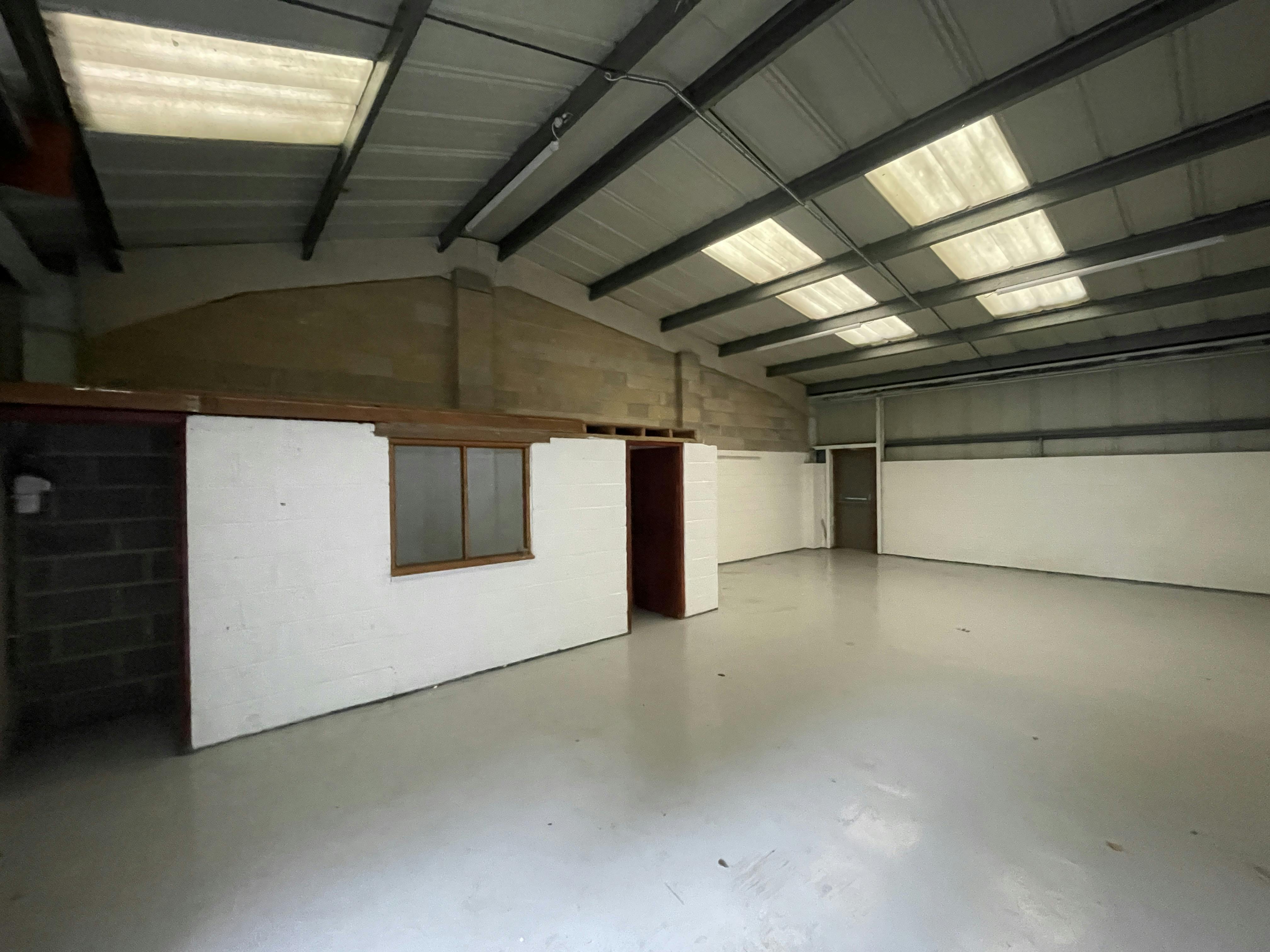 Unit 2 Thame Road Industrial Estate, Haddenham, Industrial To Let - IMG_5087.JPG