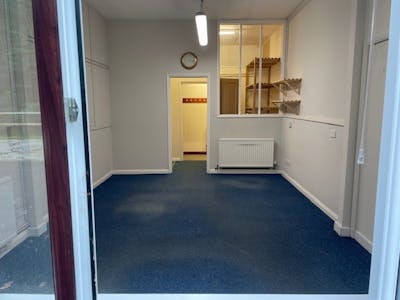 Unit 3, Snows Ride Farm, Windlesham, Office / Retail To Let - 12.jpg