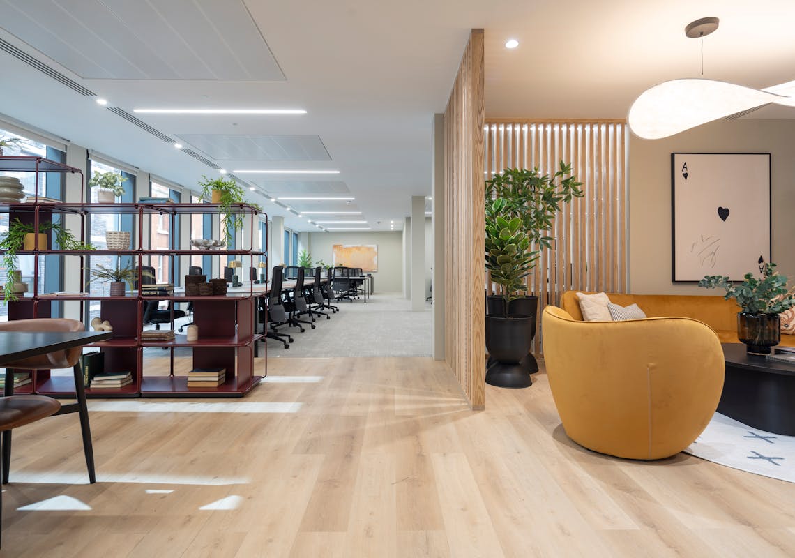 MC4318-2240-HR.jpg 5 Norwich Street, Office To Let - MC4318-2240-HR.jpg