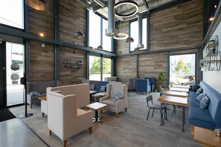 Building 4, Croxley Park, Watford, Office To Let - Cafe seating