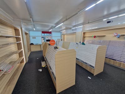 Ground Floor, 17 Mengham Road, Hayling Island, Office / Restaurant / Retail To Let - 20251118_115724.jpg