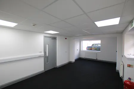 Suite 1, 376 Ringwood Road, Poole, Office To Let - IMG_5903.JPG