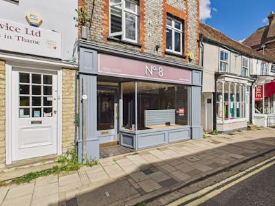8 Buttermarket, Thame, Retail To Let - CAM05222G0PR0050STILL008.jpg
