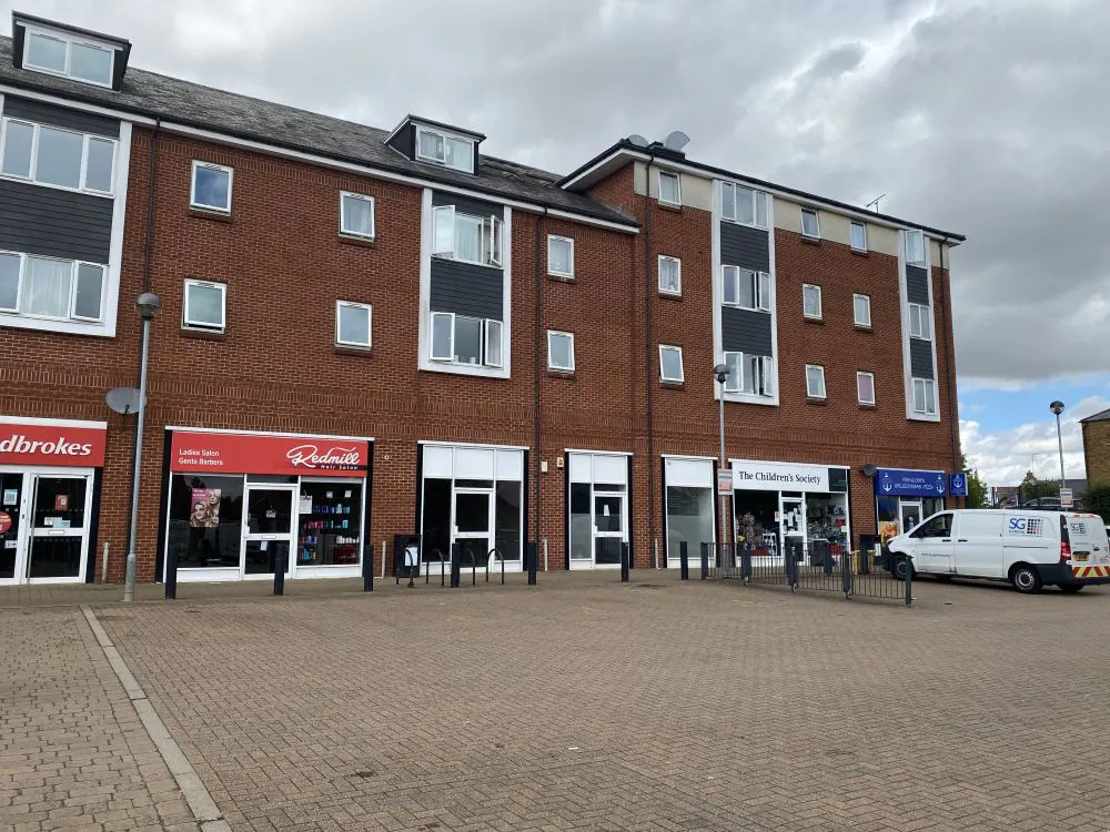 4 & 7 Rotary Way, Banbury, Office / Retail To Let - image00003.jpg