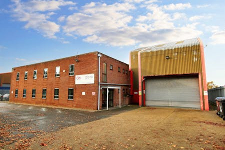 27-29 Harwell Road, Poole, Industrial / Storage / Light Industrial To Let - IMG_1877 Blue.jpg