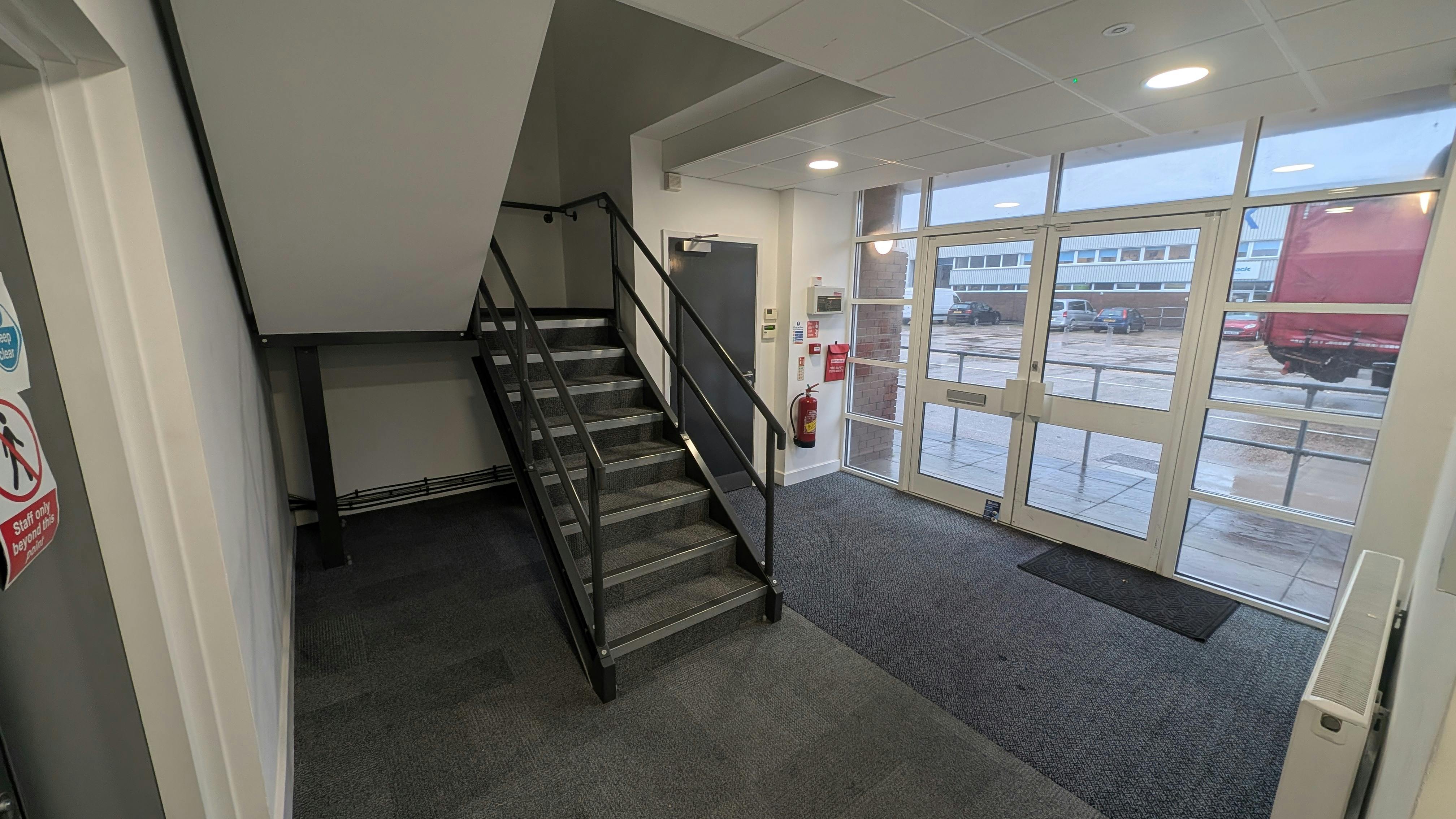 Industrial Unit in Southampton - photo 2