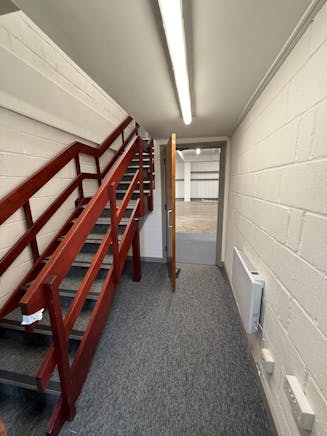 Unit 12, Vale Industrial Estate, Aylesbury, Industrial To Let - IMG_7209.JPG