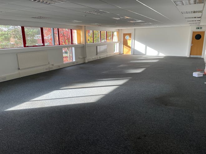 Unit 22 The Business Centre, Wokingham, Industrial / Warehouse To Let - Unit 22 Business Centre  Interior 17.jpg