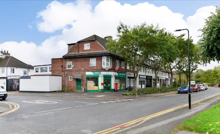 19 Hatch Lane, London, Retail To Let - IMG-20260629-WA0187.jpg
