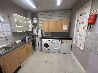 21 Market Place, Burgess Hill, Leisure / Restaurant / Cafe / Retail / High Street Retail / Retail - In Town / Shopping Centre To Let - IMG_6887.jpeg