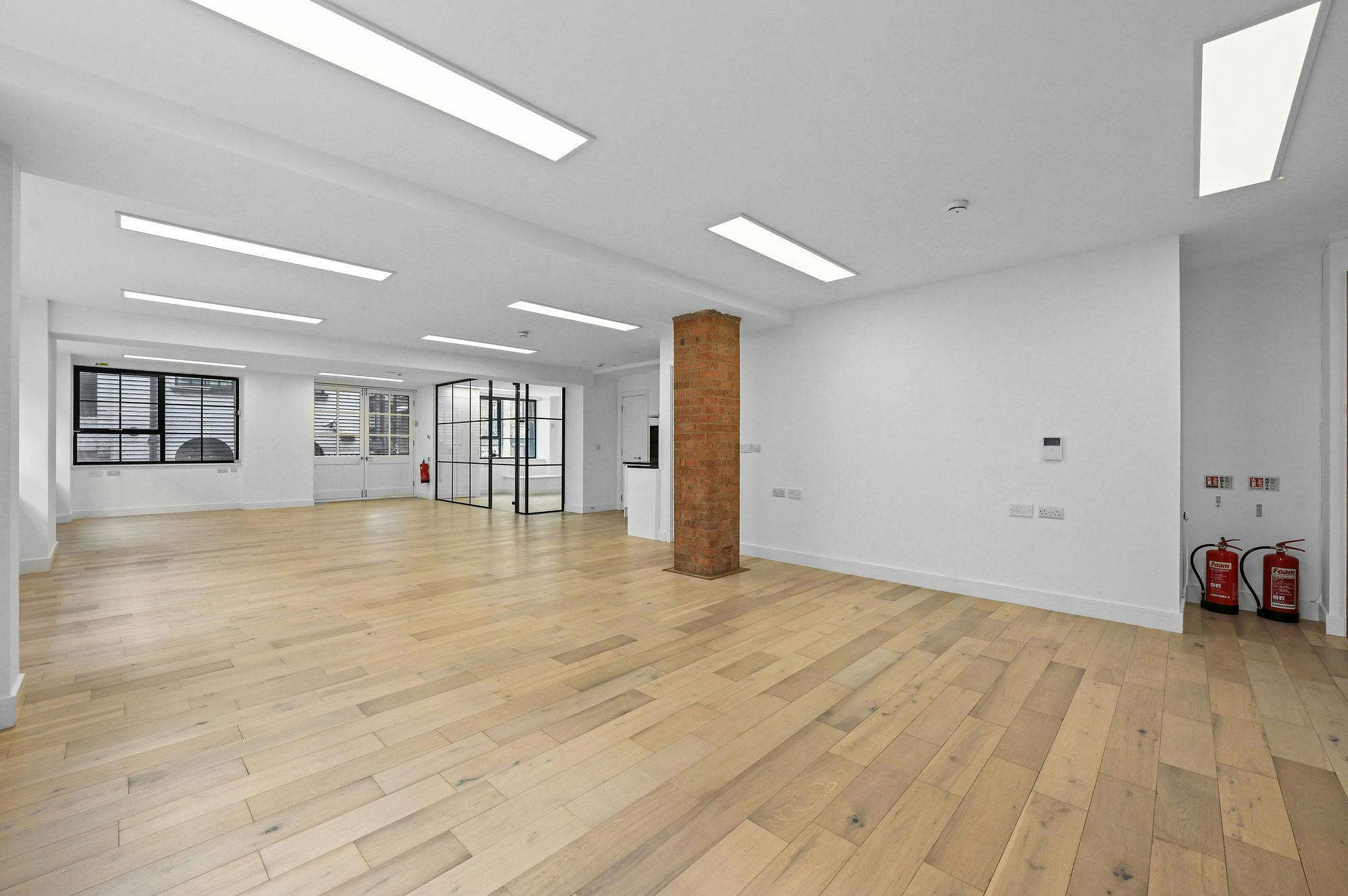 12 Hoxton Market <span>N1</span>