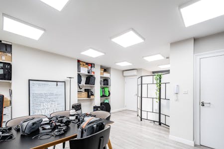 213 City Road, London, Office To Let - City Rd 213 12F  7.jpg