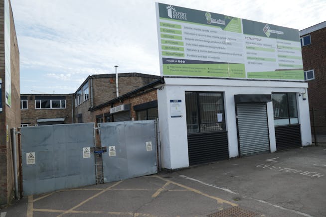 Units A and C Ceramic House, Delamare Road, Cheshunt, Industrial To Let - P1050588.JPG