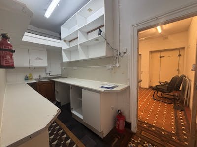 47 Wheelock Street, Middlewich, Retail To Let - kitchen
