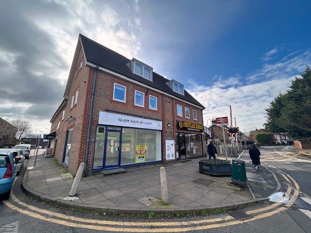 5 High Street, Datchet, Retail To Let - External again ii.jpg