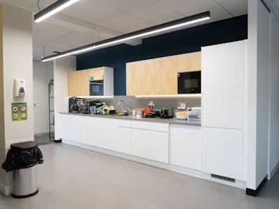 4-7 Teal Court, Anglo Office Park, Amersham, E (Commercial / Business / Service) / Investment / Office For Sale - DSC04137.jpg