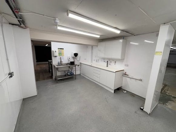 Unit 2 Speedwell Close, Eastleigh, Industrial For Sale - SWC2Picture9 - 21 04 2026.jpg