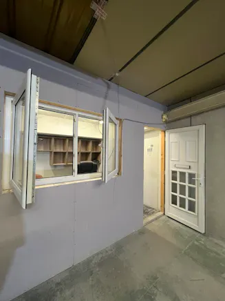 Unit 6, Hayes, Industrial To Let - 20260817_162724000_iOS 2.jpg