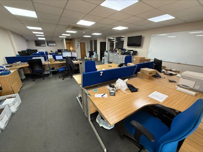 Unit 6 Martinfield Business Centre, Welwyn Garden City, Industrial / Light Industrial / Trade Counter / Warehouse To Let - processed-8D8BF8FC-19AA-4E05-ACEE-2367E442190D.jpeg