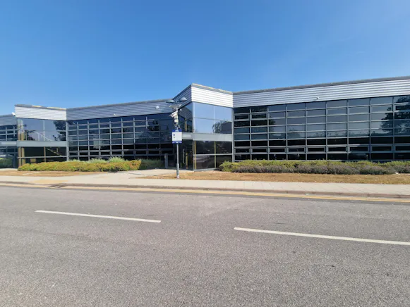 Unit 6, The Ringway Centre, Edison Road, Basingstoke, Industrial To Let - 20260722_085807.jpg